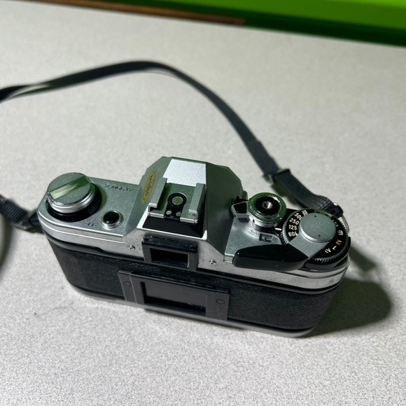 Canon AE-1 35mm SLR Film Camera Body Vintage Silver Black Japan 2386617 - Picture 7 of 14